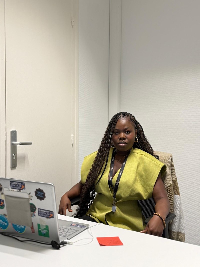 Blanche Amani, assistante administrative chez Student Global Link